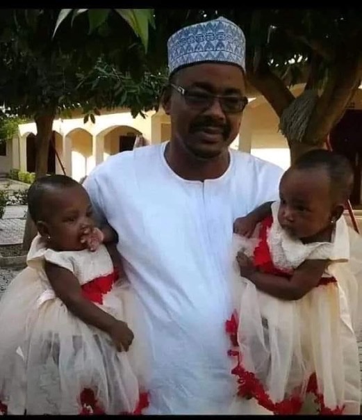 Meet Professor  Auwal M. Abubakar , The Medical Director Of FMC YOLA. He and his team have  separated several CONJOINED TWINS and they keep doing it. 

Keep up the good work sir. 

We celebrate you 🫡