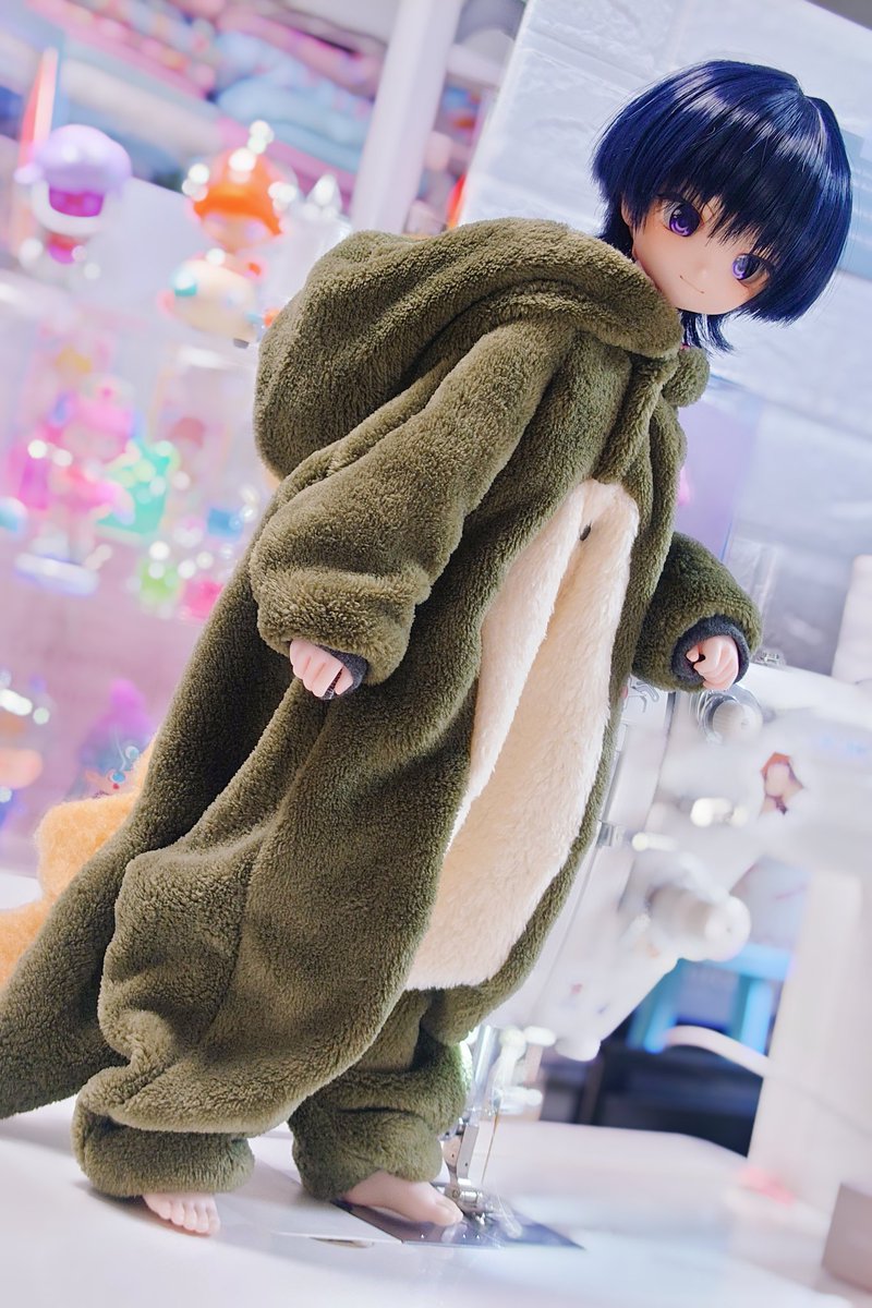 usapiDATTAYONA's tweet photo. キメ顔で🦖着ぐるみ着とるやつ(前撮った写真) https://t.co/P8Tl3hWzDd