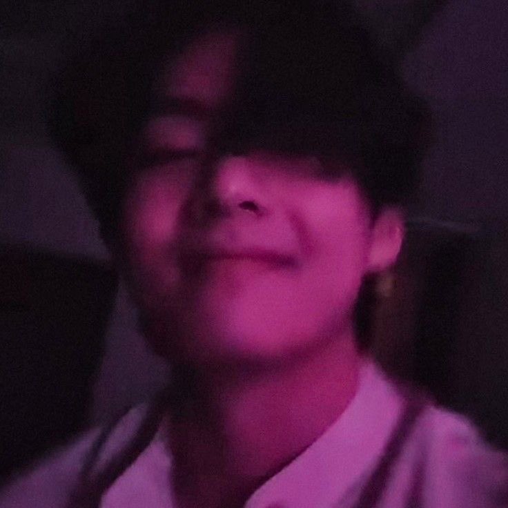 Taehyungimpact's tweet photo. This taehyung will always remains iconic, he’s so hot 🫠 https://t.co/bJQColpkz9