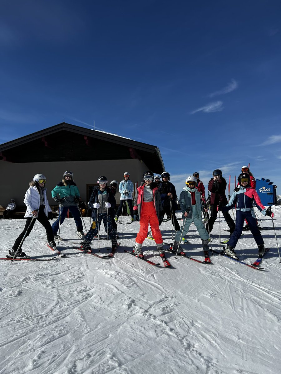 One beginners group put skiing this morning #NGHSSkiTrip2023 ⛷️