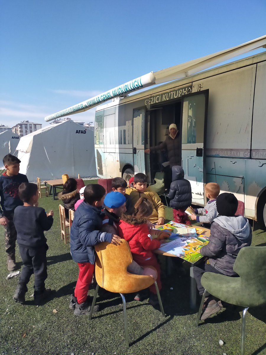 ErkanBozoglu10's tweet photo. @ErkanBozoglu10 
KONYA İL HALK KUTUPHANESİ OLARAK ÇOCUKLARIMIZIN GÖNÜLLERİNDEKİ ENKAZI KALDIRMAYA ÇALIŞIYORUZ İNŞALLAH https://t.co/IfTnUYStiJ