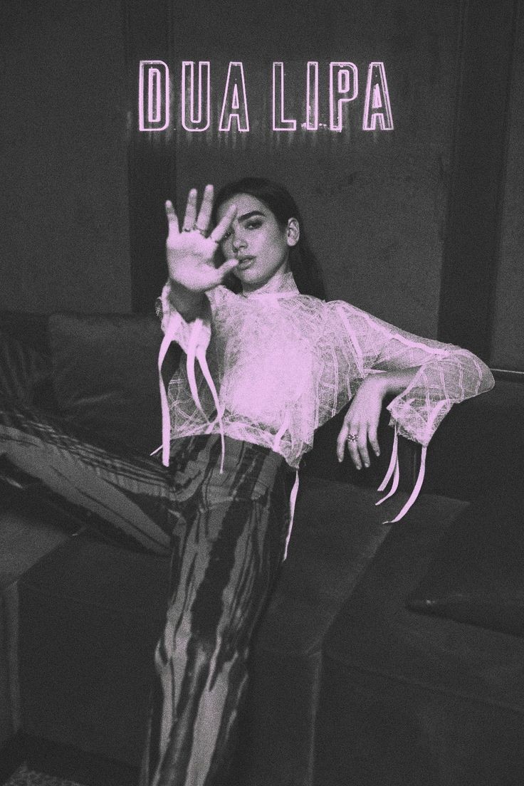 RT = 1 VOTO I’m voting #DuaLipa for #FaveTourStyle at the #iHeartAwards