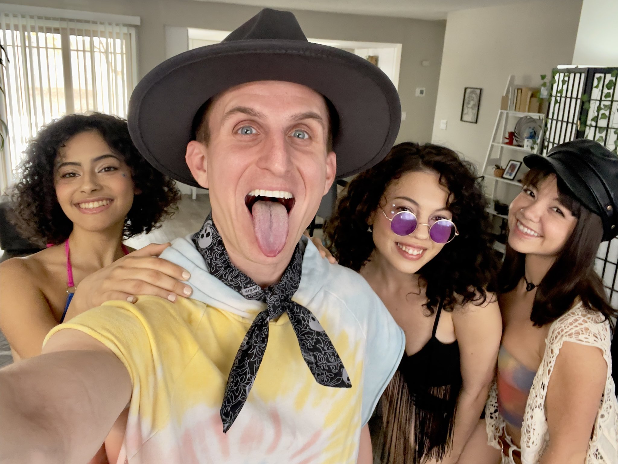 TW Pornstars - Oliver Faze. Twitter. ♥️ Love Love Love ♥️ This Scene Is  Going To Be HOT AF! ⭐️. 4:31 PM - 18 Feb 2023