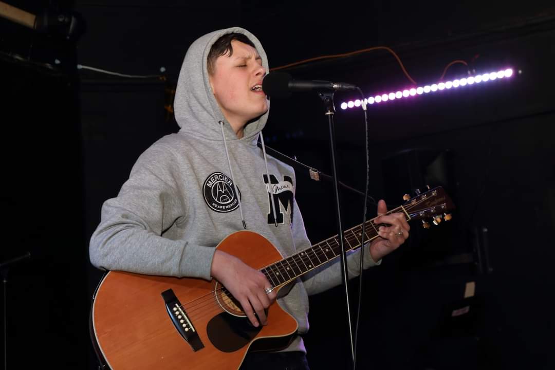 BunsellRobbie's tweet photo. @BunsellRobbie Open mic night #Essex #Brentwood https://t.co/k5H2JZbwB2