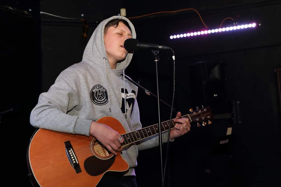 BunsellRobbie's tweet photo. @BunsellRobbie Open mic night #Essex #Brentwood https://t.co/k5H2JZbwB2
