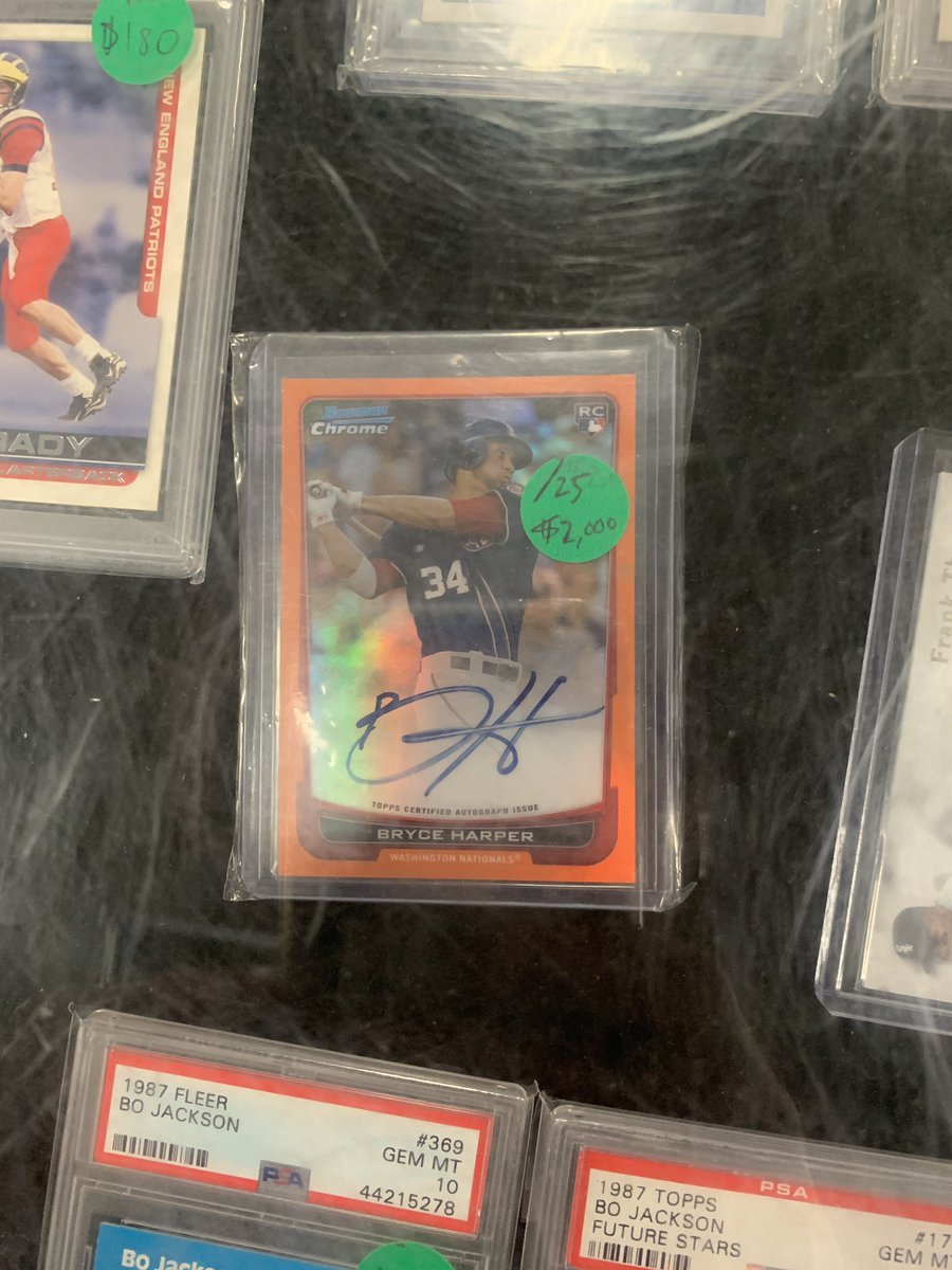 LudexApp's tweet photo. Lot of cool cards at the @LudexCardShow today 👀🔥 https://t.co/C29MG3wGZj