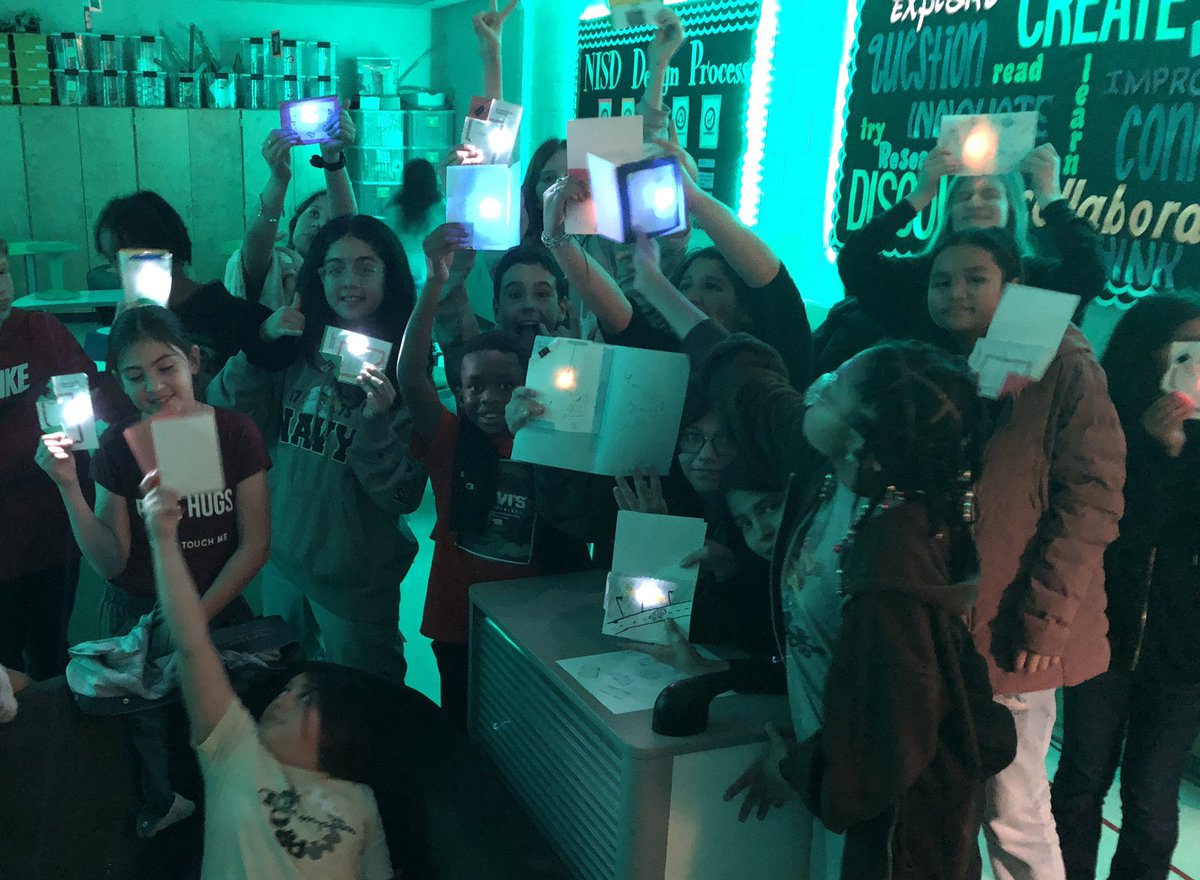 STEMsational_SA's tweet photo. Last week we finished up manufacturing and electrical engineering with 3D printing and LED art from @chibitronics! @NISDHoffmann engineers enjoyed working through the design process! @NISDSTEMLabs https://t.co/cKTkcziSPD