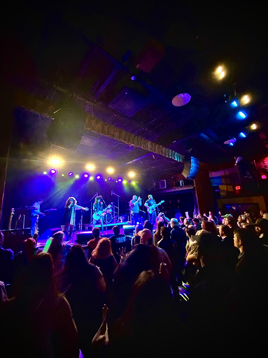 Jordan_Moed's tweet photo. Now that’s what I call a banger! Thank you all for an incredible night!
#NewWaveOrder
#Nashville https://t.co/kk5gr4bfP6