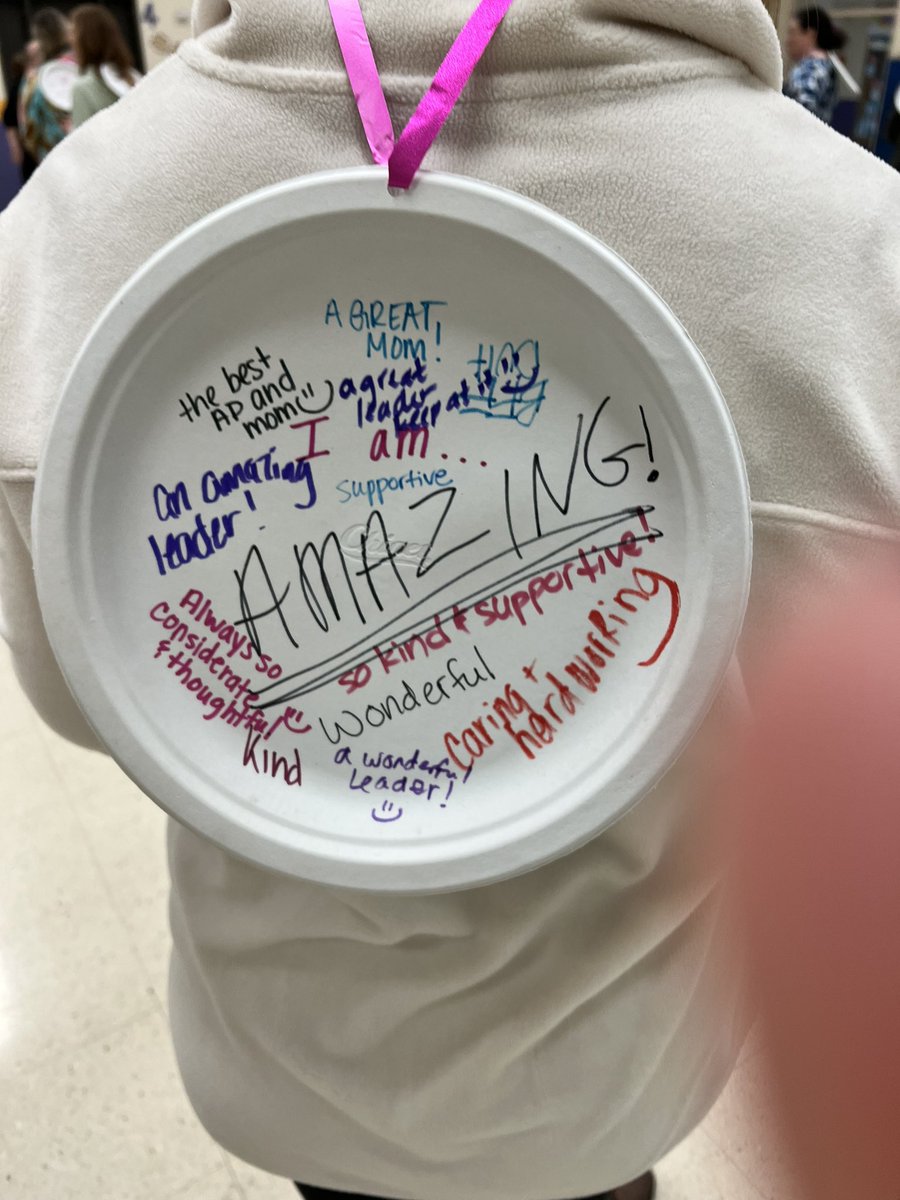 We started our Institute Day with some positivity! #d118 <a href="/RobertCS118/">Robert Crown School</a>