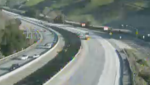 KCBSAMFMTraffic's tweet photo. A look at the #RoadWork happening on 680 northbound in #Sunol, just north of 84. Photo courtesy CalTrans. 680 northbound is shut down from 84 to Sunol Blvd until Tuesday morning. #KCBSTraffic https://t.co/jCi8RUJDHF