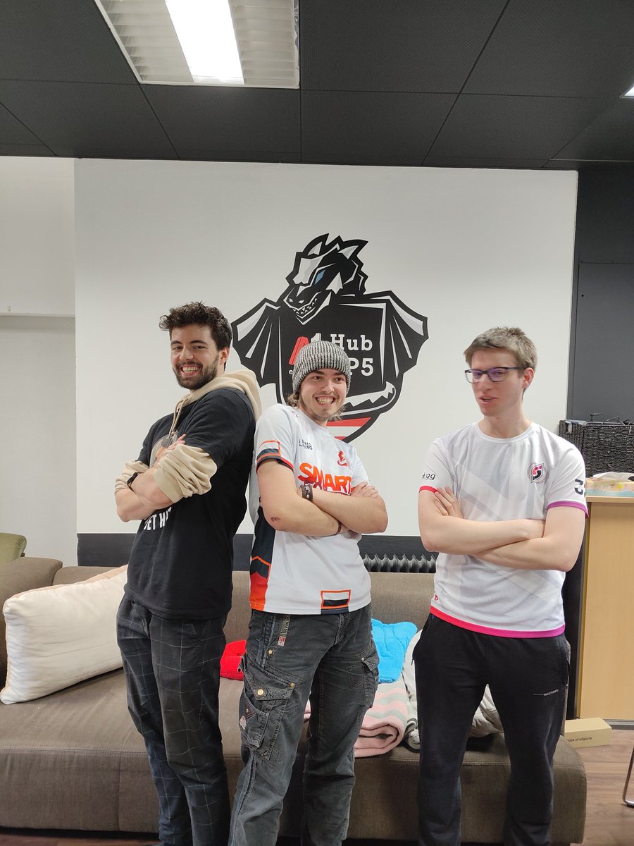 WAG_smash's tweet image. WAG Monthly #20 has just concluded, congrats to @BronLyksa for winning the tournament!
#WAG

🥇 SFG | Byron @BronLyksa
🥈 SKED | Jaka @Jaka_SSB
🥉 WAG | Scalez @ScalezSSB