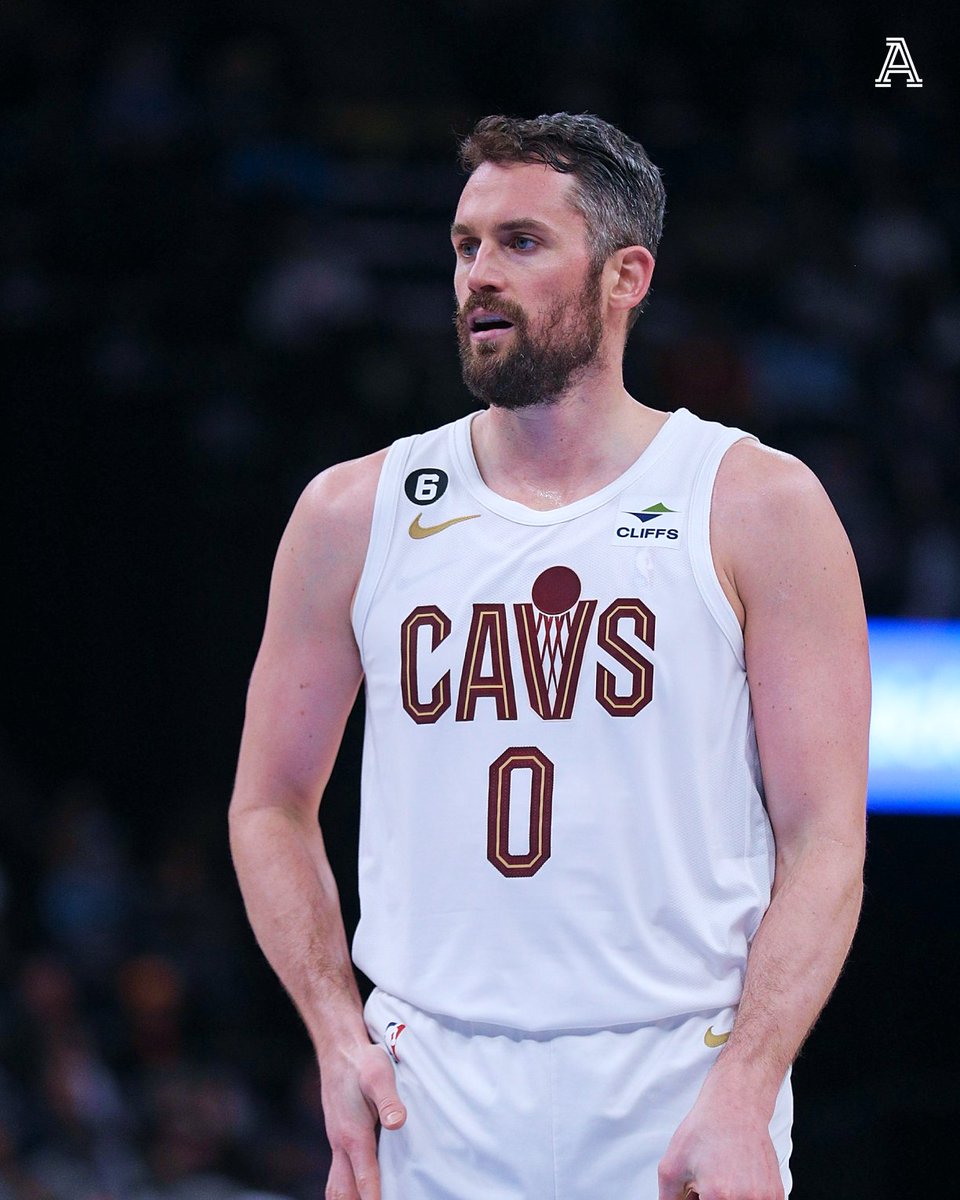 TheAthletic's tweet photo. Kevin Love and the Cavaliers are expected to complete a buyout in the coming days, and the Heat have emerged as leaders to sign the five-time All-Star, sources tell @ShamsCharania.

https://t.co/f6erzziGqz https://t.co/JafBZB6gNt