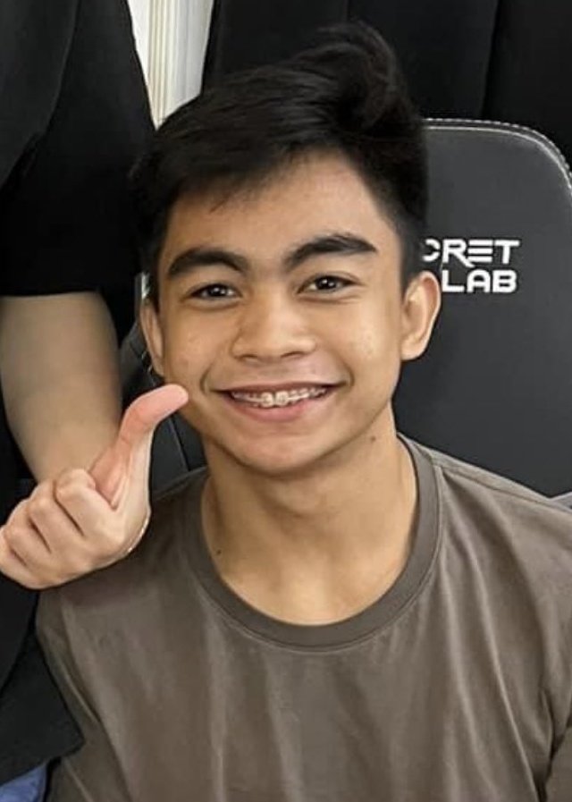 yveewise's tweet photo. pagsubok lang po si red loyal ako kay eyon huhu 😭😭 https://t.co/AAXaNnWvSe