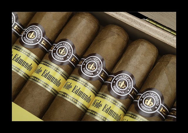 NicolaDiNunzio7's tweet photo. In arrivo in Svizzera @Habanos_Oficial
.
👉 https://t.co/nIftfUqTkC 👈
.
#NicolaDiNunzio #Globetrottercigars #NdnJournalist #journalist #giornalista #Perfecto #PerfectoMagazine #Habanos #MyHabanosMoments #News #Montecristo #WideEdmundo #Switzerland #IntertabakAg #Sigari #Cigars https://t.co/ZkX9Clf5K4