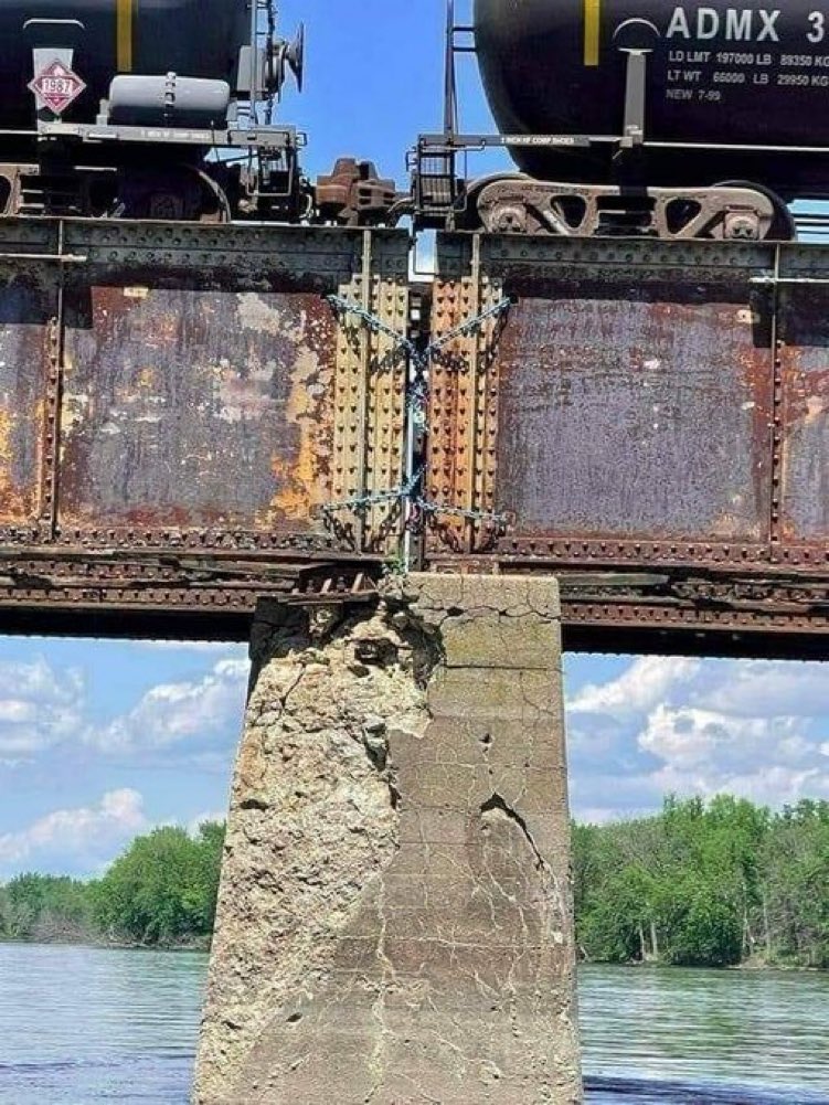 Yo, @PeteButtigieg another railway you might want to look at. Maybe you could find some Black construction workers to fix it…