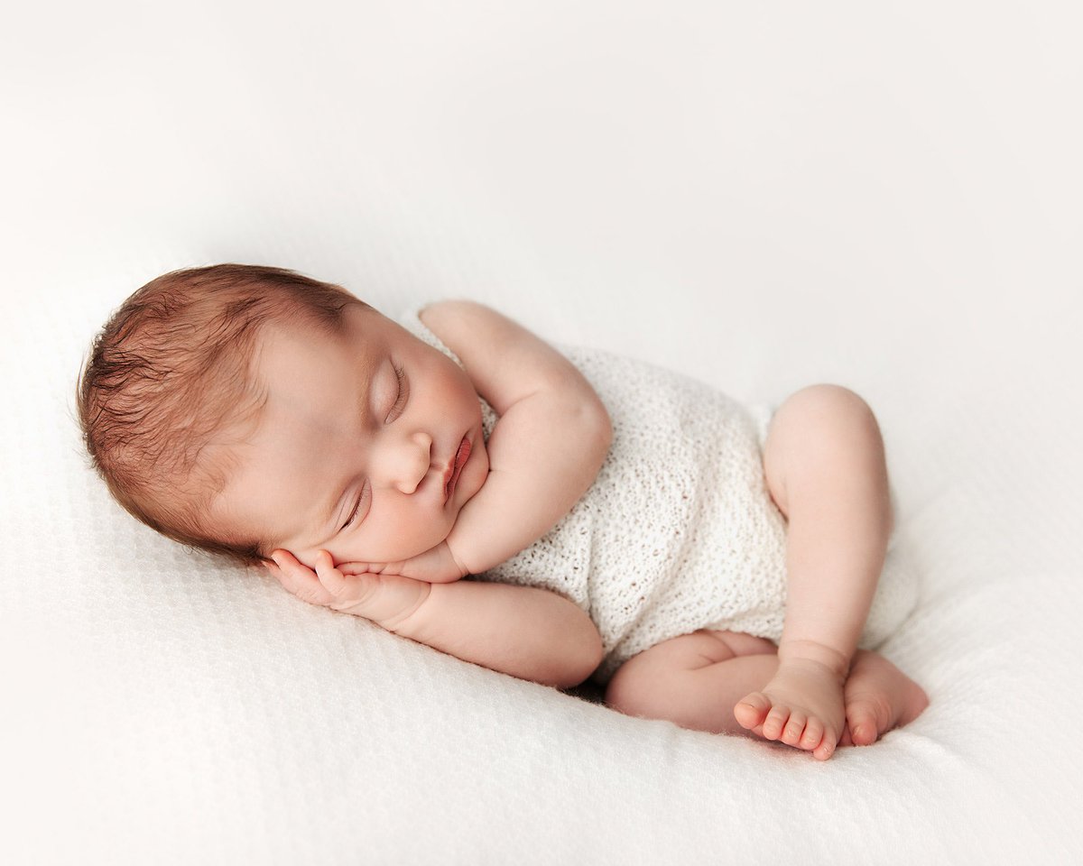 Hope your Saturday is as relaxed as this gorgeous girl is!
.
.
.
.

#babygirl #newbornphotography #newbornphotoshoot #sleepynewborn #cutebaby #newbornbaby #newmum #newbornsession #northamptonphotographer #northamptonshirephotographer #northamptonmums #newfamily #northants