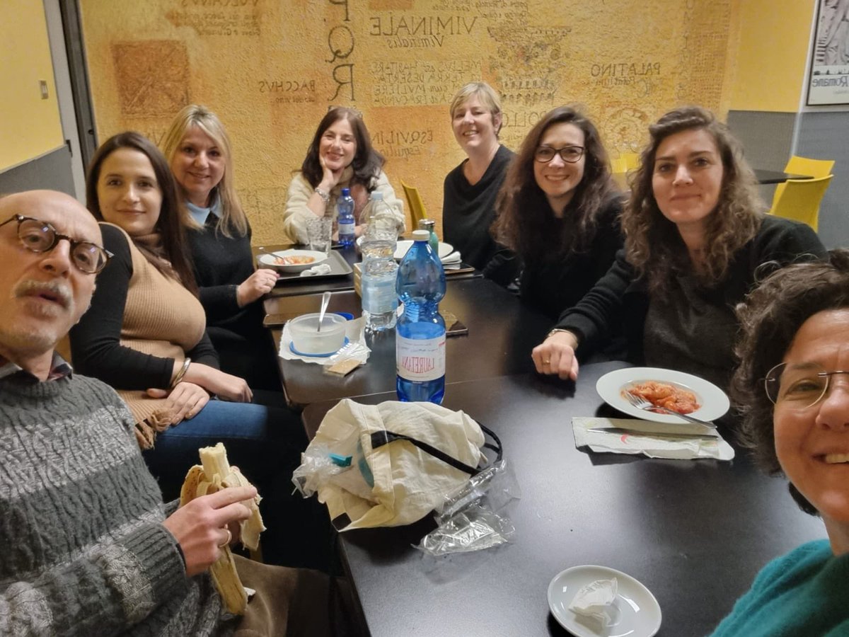 Noi iniziamo a sentire aria di primavera 🌺 #italianinrome