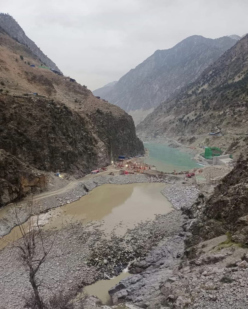 pamirtimes's tweet photo. #Indus River diverted as part of #Dassu Dam construction project in #Kohistan. https://t.co/IWxuIQJZON