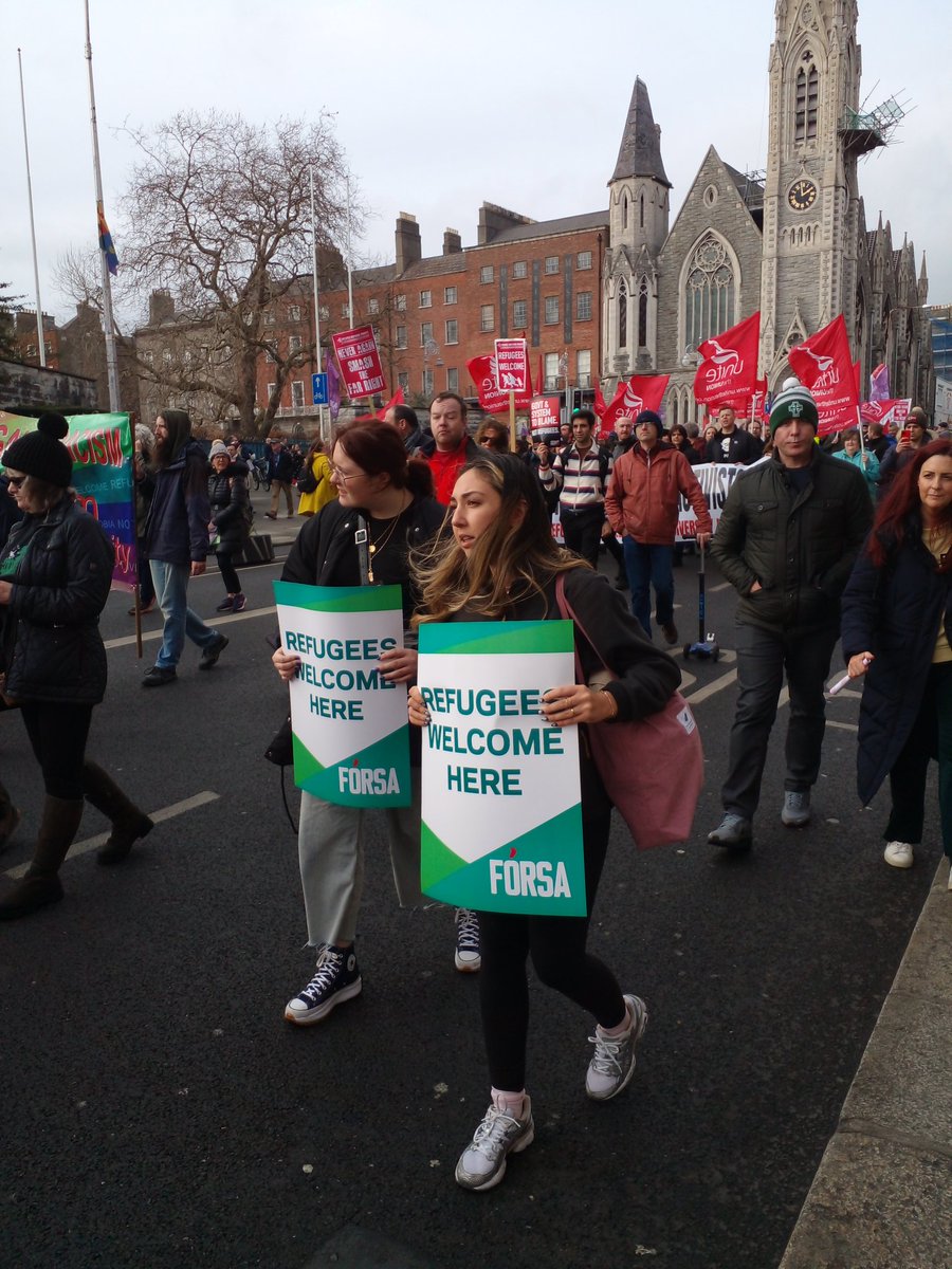 Sandyshark's tweet photo. People from all over Ireland  marched in #solidarity with #Refugees and #migrants who have been targetted by far-right actors #InDublin today https://t.co/Rup0L2gdky
