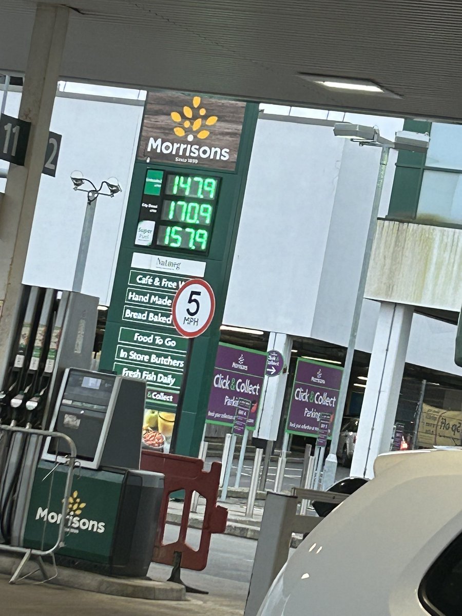 RichardAYoung's tweet photo. So @Morrisons please explain how at your store in Aldershot you advertise your petrol at £147.9 but the pump is £148.9 https://t.co/PbvimoNwJb