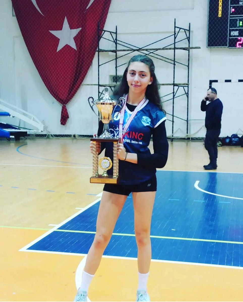Kaiyun0707's tweet photo. Hayatimizi hayallerimizi caldiniz! Katiller!!! #isiasınhesabısorulacak https://t.co/83uxAAoi0A