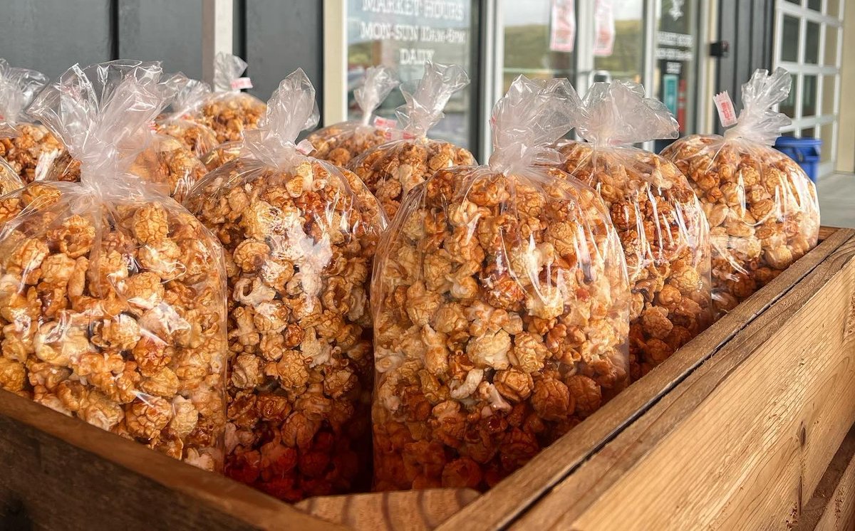 wmaruston's tweet photo. Our guest food vendors today are Lumberjack Popcorn Co, Manic Meatballs and P&J Waffles! Bring the kiddos down and have a great day on the waterfront! See you at the market! Ruston Community #tacomawa #tacomafoodtruck #rustonwa https://t.co/RLN5Yw3Jfg