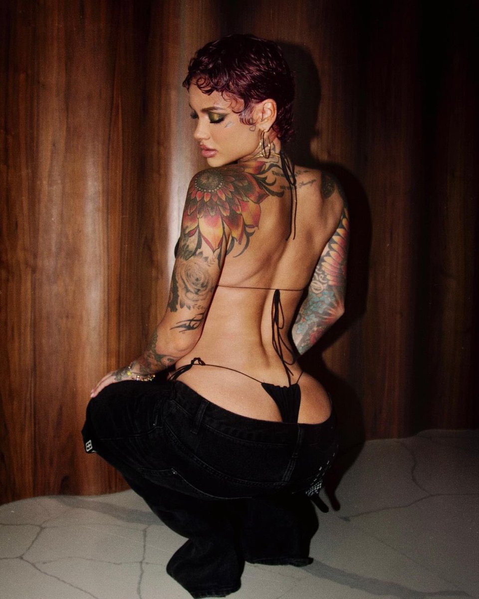 kehlanidaiIy's tweet image. “sweet.Sexy.Savage. 2.0 

back in my bag. tour over, it’s album time. 😈” — Kehlani via instagram.