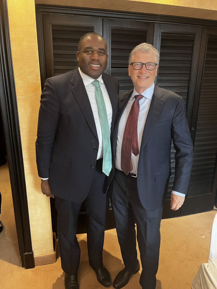 Productive meeting with @BillGates at #MunichSecurityConference.

The next Labour government will collaborate with partners like the @gatesfoundation on international development to tackle poverty and climate change, while improving health and education around the world.