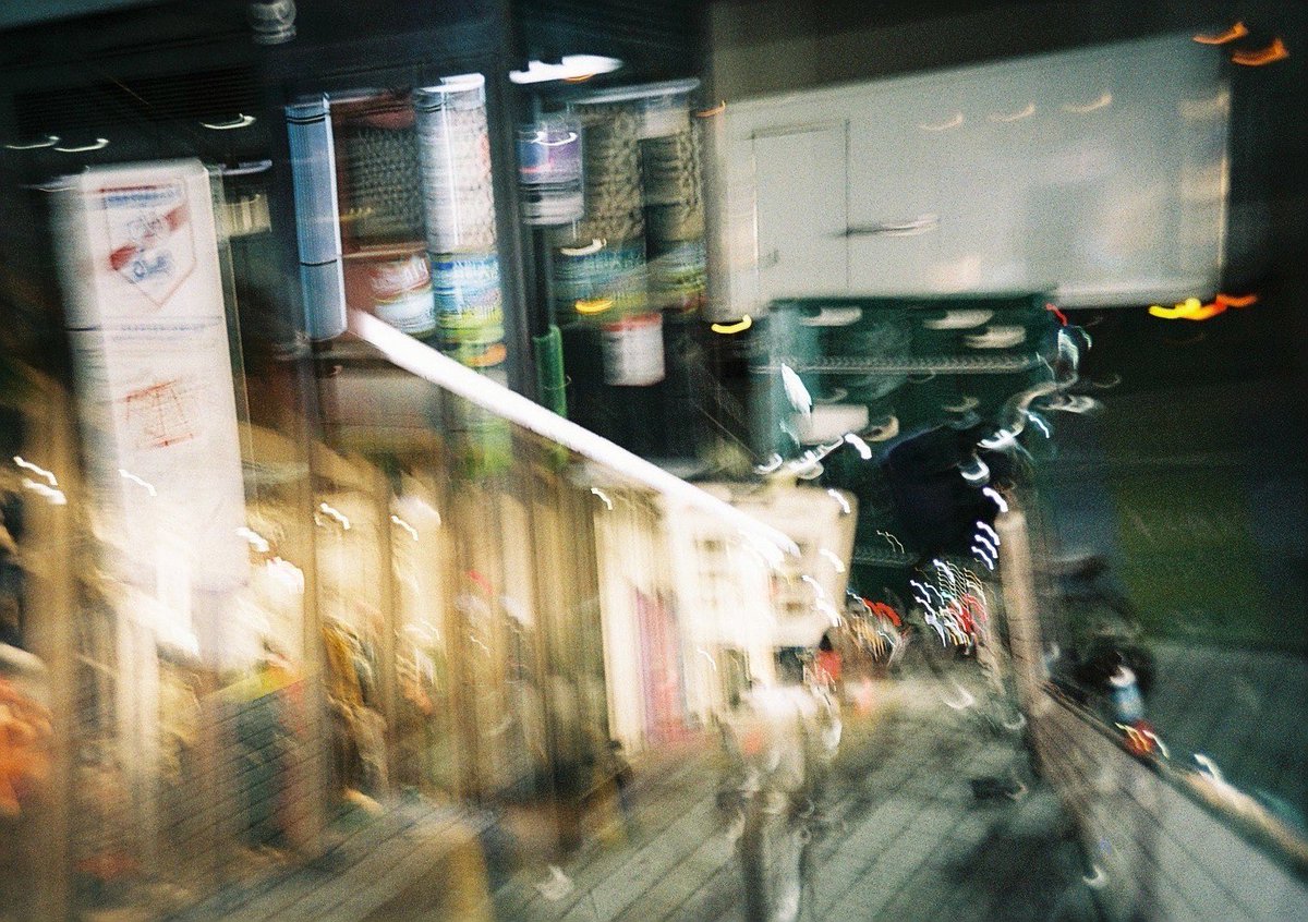 Numa_Camera's tweet photo. どっちがロモっぽいんだろう？？
1枚目はシラフで2枚目はべろんべろん😎

#lomo #lcaplus #lc_aplus #filmphotography #photography #lomography https://t.co/TBVcdtdmvf