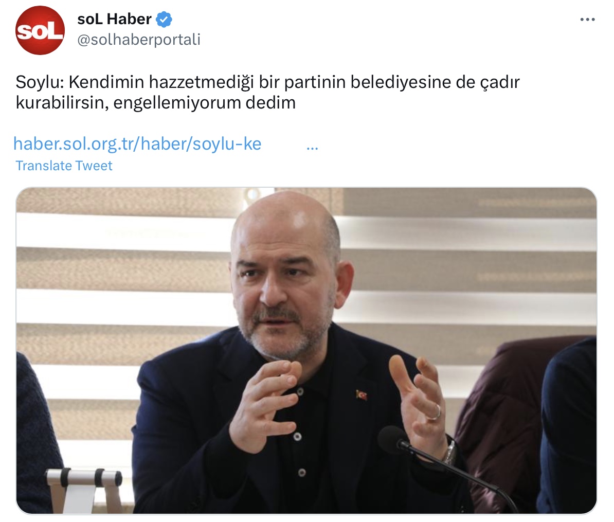 zaytung's tweet photo. FotoHaber - ''Depremden kurtulanlar soğuktan donarak ölsünler mi yoksa izin vereyim de benim pek sevmediğim bir belediyenin çadırında biraz ısınsınlar mı?'' seçenekleri arasında kalan Süleyman Soylu'nun zor kararı... https://t.co/7QIw8QbASb https://t.co/rh7poWCb9h