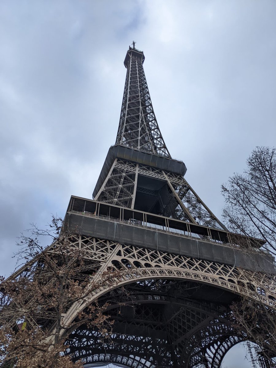 CoombeBoysNews's tweet photo. Our #MFLTeam making the most of Paris by visiting some iconic sites on their residential. https://t.co/Yzxl685lOP