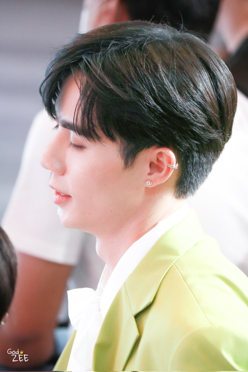 GodZEE0910's tweet photo. 2022.06.01 #OPPOA96xBZN 

#Zunshine
#ZeePruk https://t.co/rrv1dahvM5