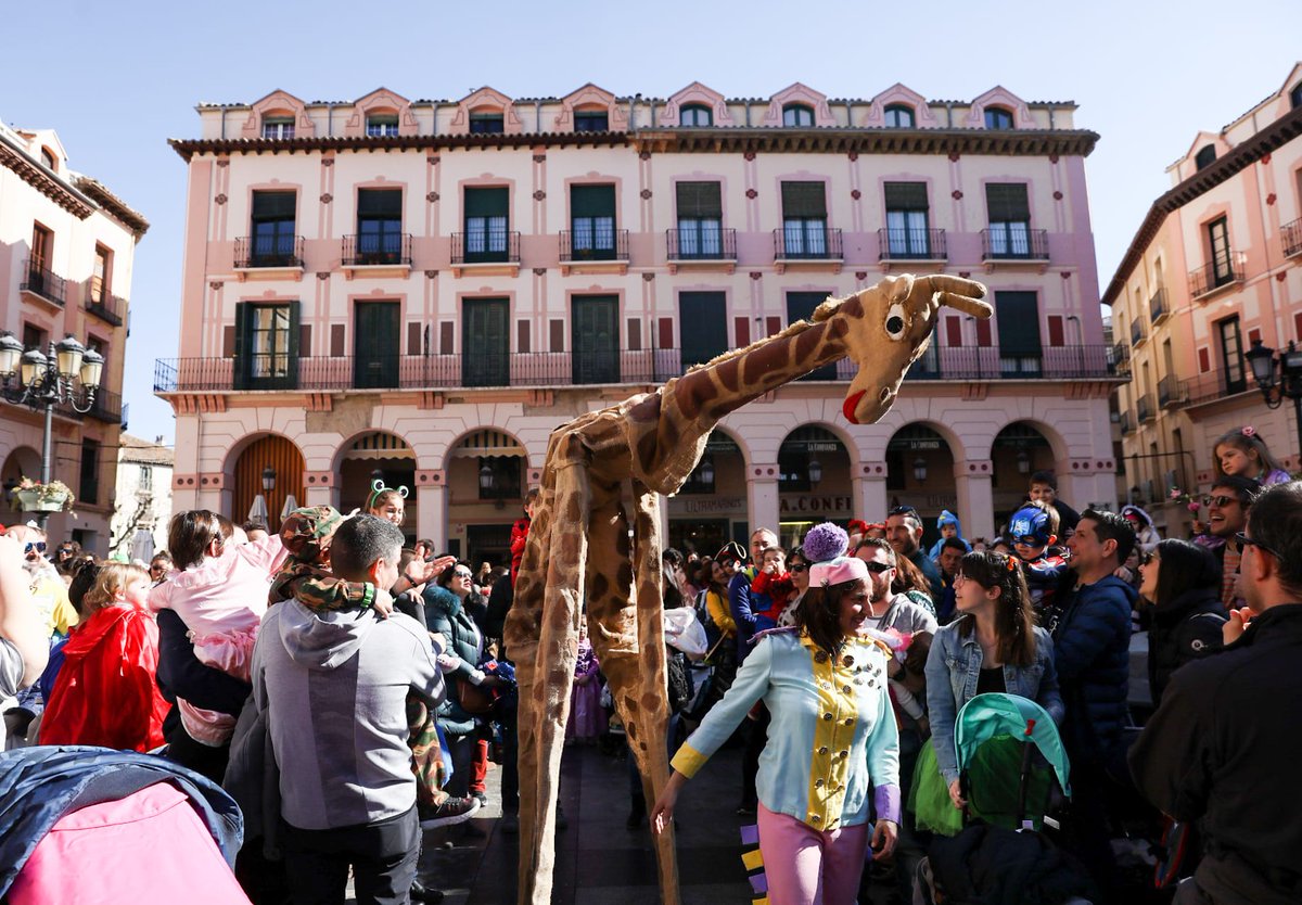 Ayuntamiento de Huesca (@aytohuesca) on Twitter photo ¡Qué empiece el #CarnavalHuesca! 🥳
🦸🧞Los más pequeños han sido los protagonistas de la fiesta infantil, amenizada con el ritmo de los <a href="/TitiriterosB/">Titiriteros Binefar</a> 🎶
Es un lujo poder veros de nuevo disfrutar 😉
📸 Álvaro Calvo ¡Qué empiece el #CarnavalHuesca! 🥳
🦸🧞Los más pequeños han sido los protagonistas de la fiesta infantil, amenizada con el ritmo de los <a href="/TitiriterosB/">Titiriteros Binefar</a> 🎶
Es un lujo poder veros de nuevo disfrutar 😉
📸 Álvaro Calvo