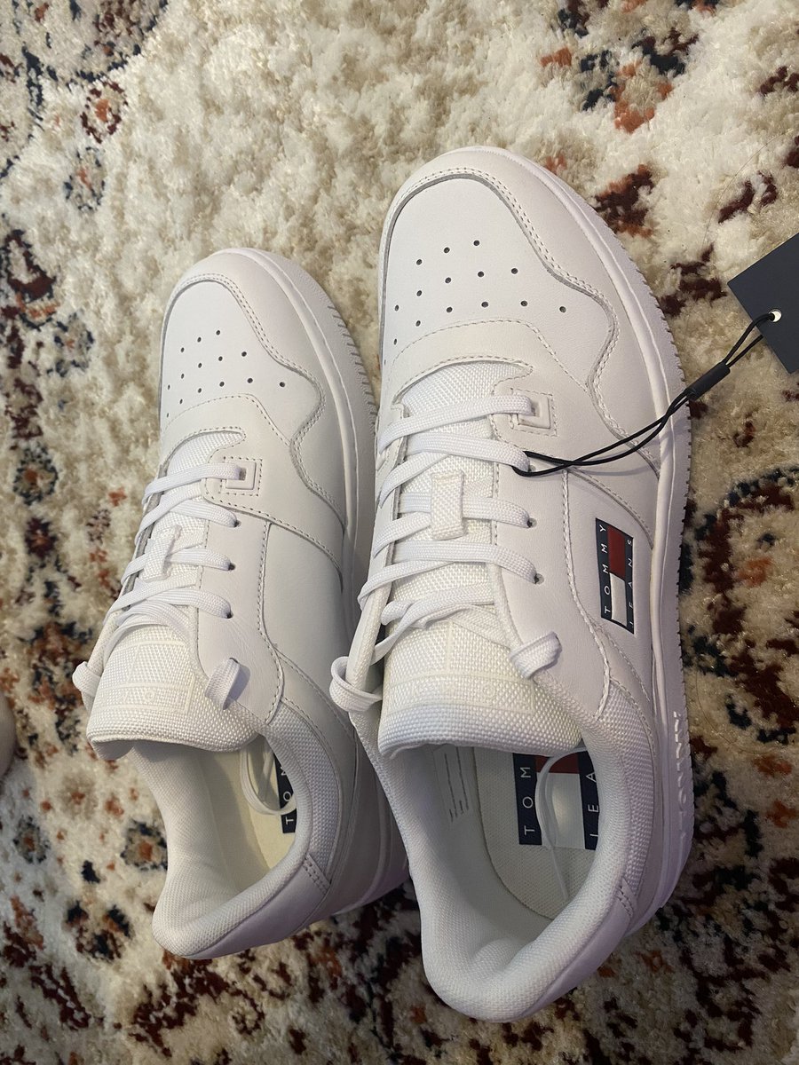 New sneakers , I posted a short unboxing on my tik tok 👀
 tiktok.com/@sagido_