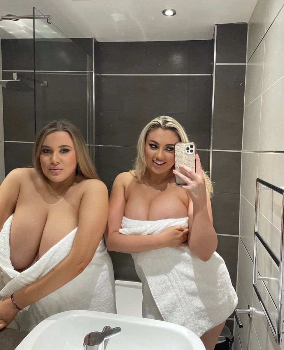 Nina_and_Laura's tweet photo. 500 retweets and we’ll launch a joint FREE only fans 👀 https://t.co/GxRQByrn8D