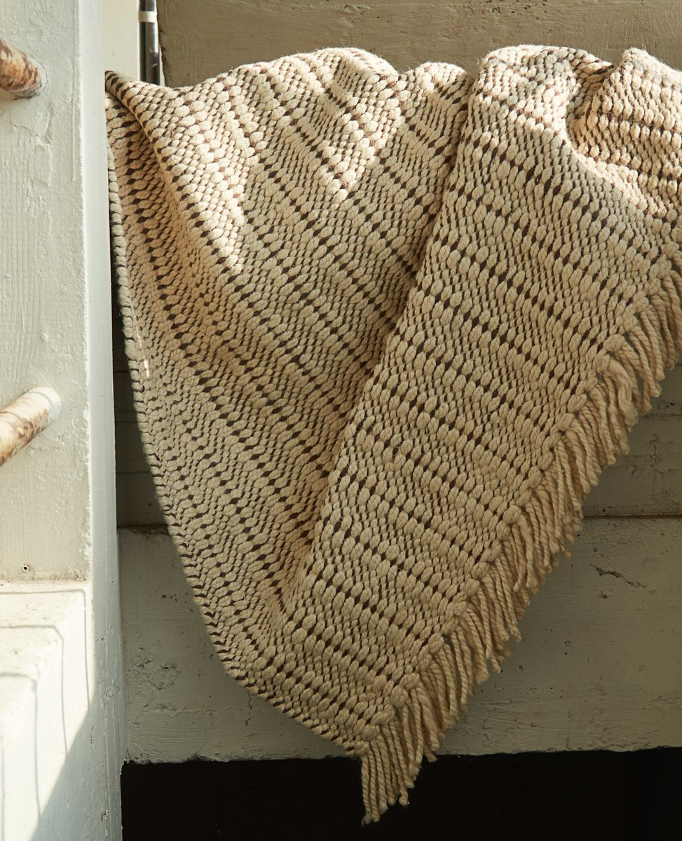 Saturday Morning Mantra 〰️

Textural and grounding, the Morning Mantra collection anchors spaces with casual and versatile appeal. #JLSpotted

l8r.it/JqnG

Rug: Morning Mantra, (MMR02)