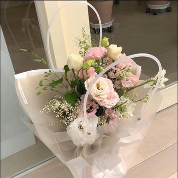 Miss_Marrys's tweet photo. pretty bouquets https://t.co/Jc3YUsg4tR
