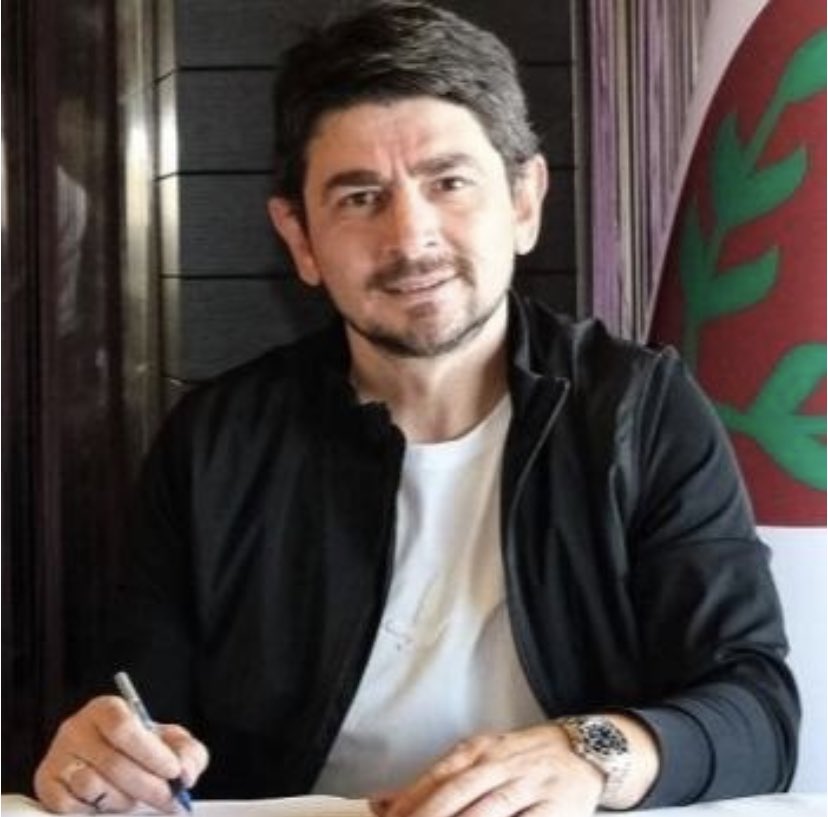 ascigil's tweet photo. Enkaz çalışmalarının sonuna gelinmesine rağmen Taner Savut tan henüz haber alınamadı çevre illerdeki hastanelerde olma ihtimaline karşı fotoğrafını mümkün olduğu kadar paylaşımını sağlayalım https://t.co/k6x7OKMrrU