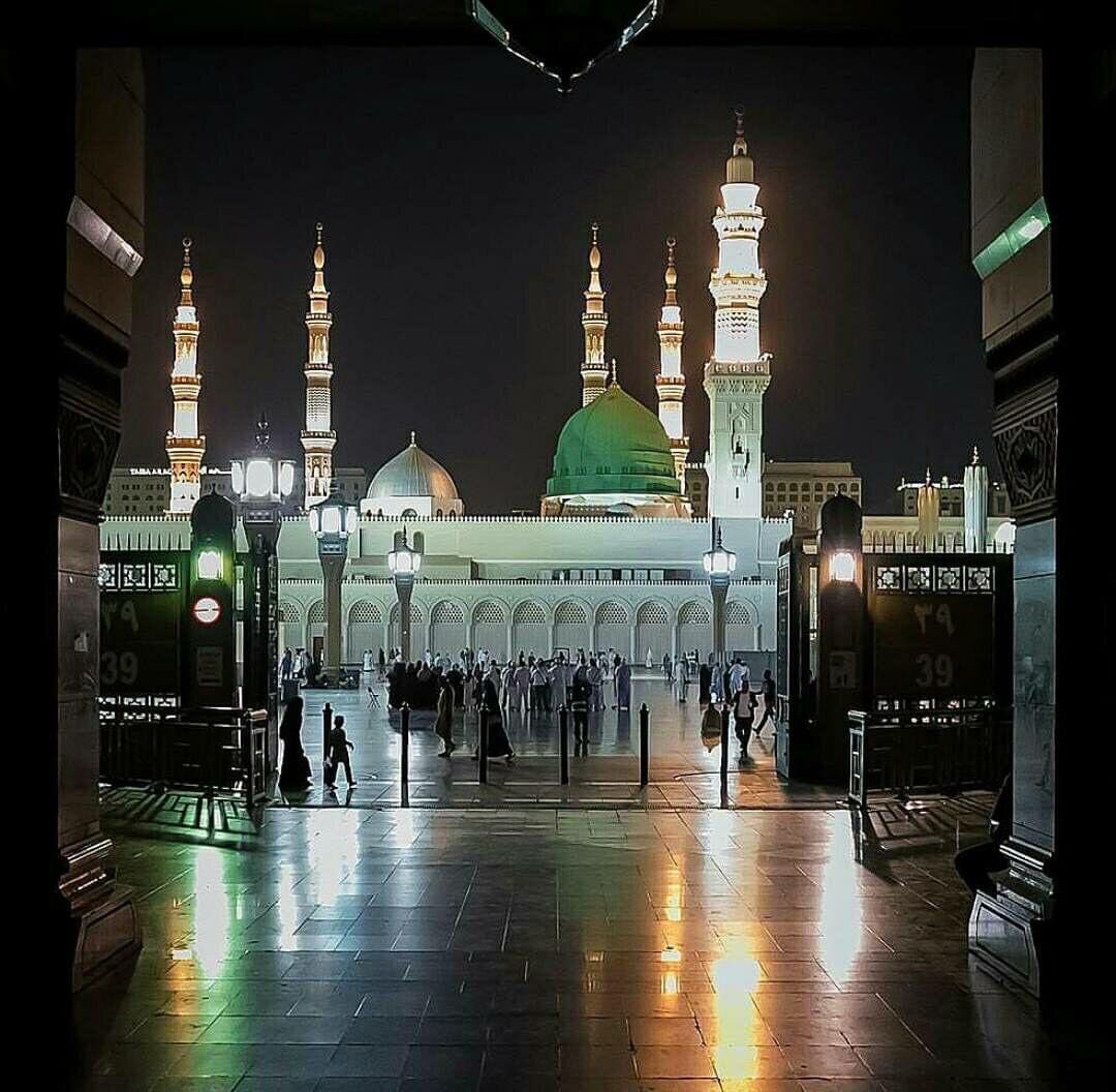 AkhtarRasoolPTI's tweet photo. وہ سرا��ا رحمت کبریا
کہ ہر اک پہ جن کا کرم ہوا
یہ کلام پاک ہے برملا
حسنت جمیع خصالہ
یہ کمال خلق محمدی
کہ ہر اک پہ چشم کرم رہی
سر حشر نعرۂ امتی
حسنت جمیع خصالہ
وہی حق نگر وہی حق نما
رخ مصطفیٰ ہے وہ آئینہ
کہ خدائے پاک نے خود کہا
صلوا علیہ و آلہ https://t.co/RQh75QfGtt
