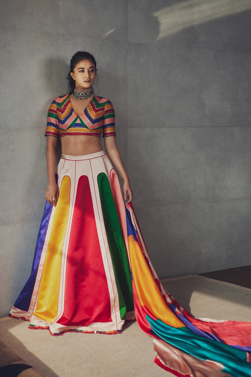 Smile &amp; Sway in Your own Way ✨
<a href="/KeerthyOfficial/">Keerthy Suresh</a> ✨❤️

#KeerthySuresh #keerthysureshofficial #Dasara #BholaShankar #123hdgallery 

for more pics 📎 123hdgallery.com/2023/02/blog-p…