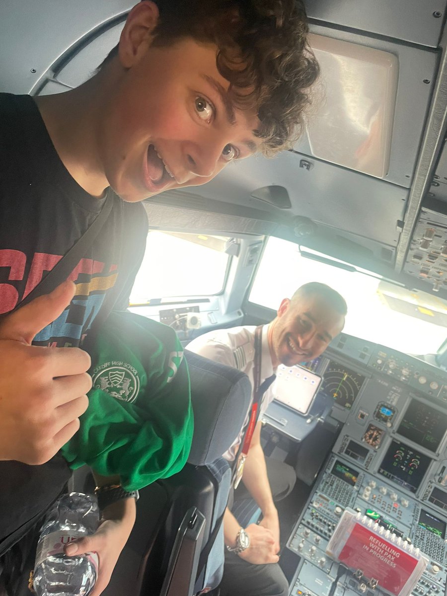 MrPowellCHS's tweet photo. Landed safely in Pisa, Italy. Dylan's obligatory selfie with the pilot 🙈 https://t.co/r28NWg9wjm