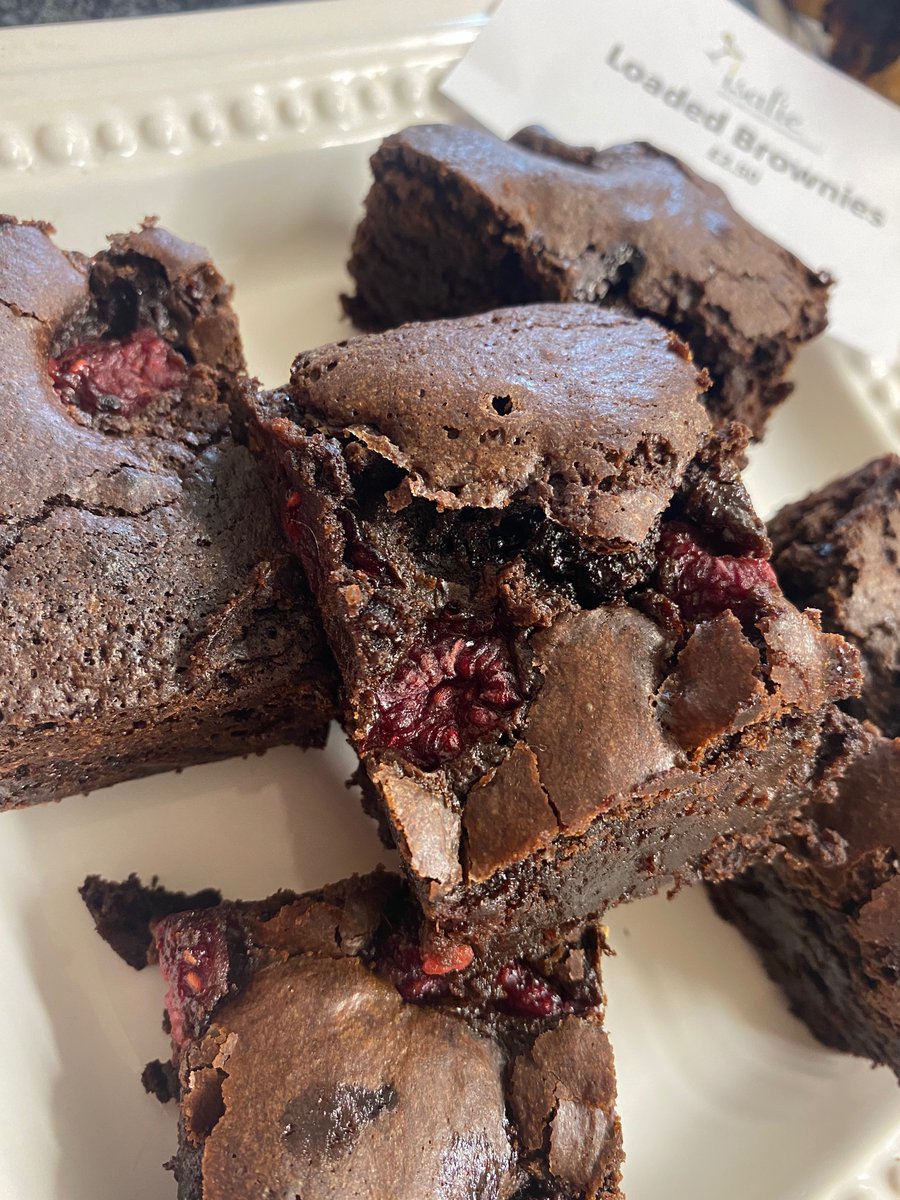 The Isalie Kitchen is open <a href="/tringathletic/">Tring Athletic FC</a> 
Delicious burgers, chips, hotdogs, pies and sweet treats. 
Good luck <a href="/tringathletic/">Tring Athletic FC</a> <a href="/LeightonTownFC/">Leighton Town FC</a> 
#Foodies #football