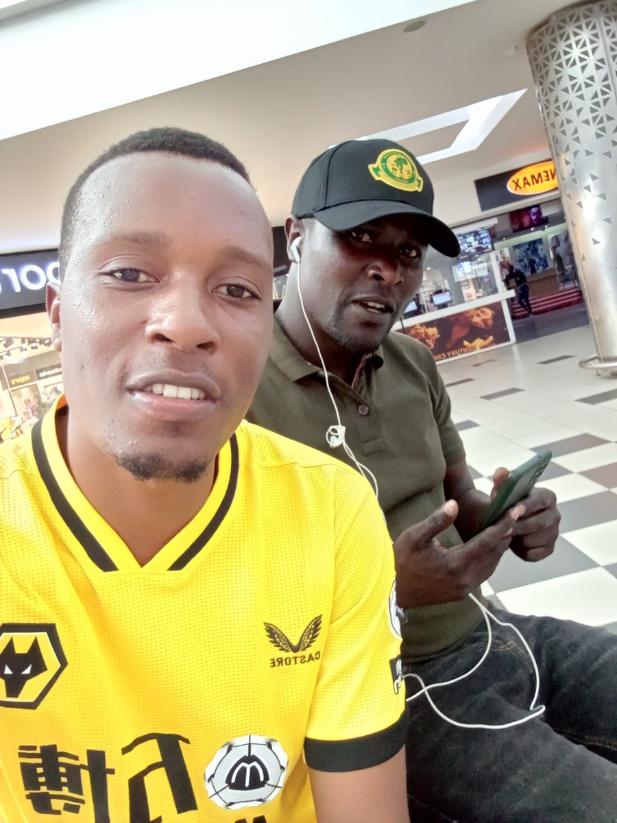 willyie1's tweet photo. Another day another game @Wolves VS @afcbournemouth wish 🐺🐺🐺 all the best..
#coyw #wolbou #rorya 🇹🇿🇹🇿 https://t.co/Eki8CM1gVW