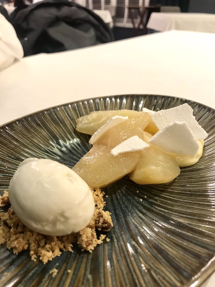 madrinomico's tweet photo. Un clásico que nunca defrauda. #Alcachofas de Tudela, #croqueta, “cardo”nara y peras con helado de lavanda. Gracias a Ricardo por las sugerencias 👌🏻 @TreZerestaurant 
#gastronomía #hostelería #Madrid https://t.co/wDpFJgfOtI