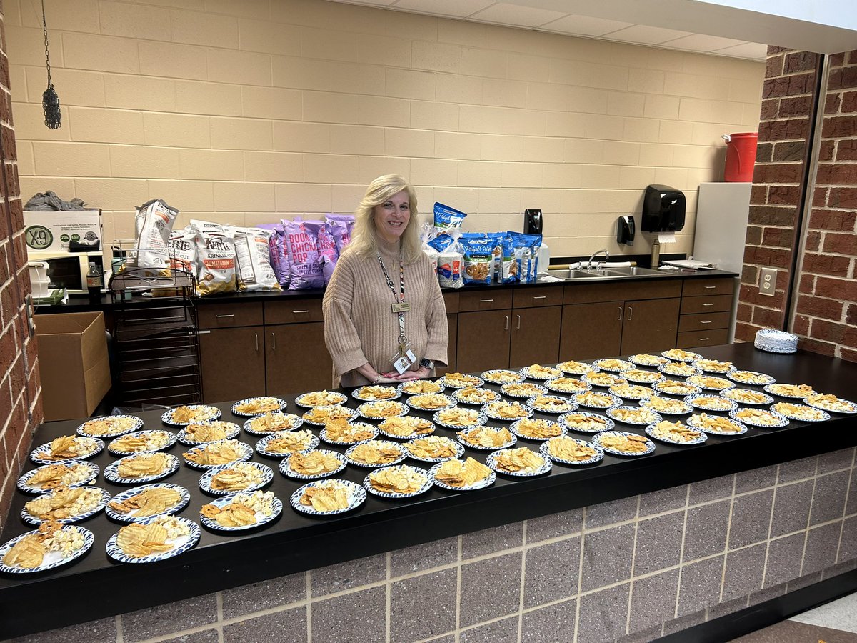 Another great Meet and Greet with the best CTE Department! It was great to see the students dressed up and working on their communication and networking skills. One of my favorite days of the school year. <a href="/FCS_JCHS/">Johns Creek High</a> @LeadGladiator <a href="/FCSCTAE/">Fulton County Schools CTAE</a> <a href="/jchsfbla/">Johns Creek HS FBLA</a> <a href="/JohnsCreekDeca/">Johns Creek DECA</a> #CTAE