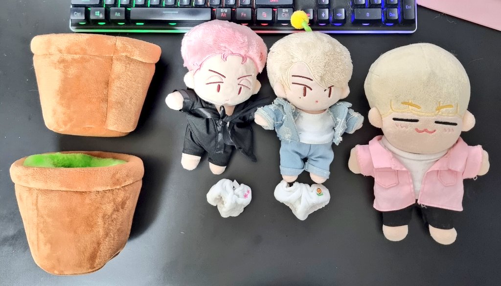 goods_tc5's tweet photo. 빅스 인형 양도합니다☺
꽃엘알즈 사쿠라비/민들레오 일괄 4.0
혁블리 1.0
꽃엘알즈는 외출x
혁블리 2회 외출했습니다!
의상구성은 사진대로 갑니다!
네고가능
편하게 디엠주세요~
#빅스 #빅스인형 #빅스양도 #빅스판매 #빅스인형양도 #굿즈 #빅스굿즈 #빅스굿즈판매 #빅스굿즈양도 #vixx https://t.co/UOiZ0QHP5e