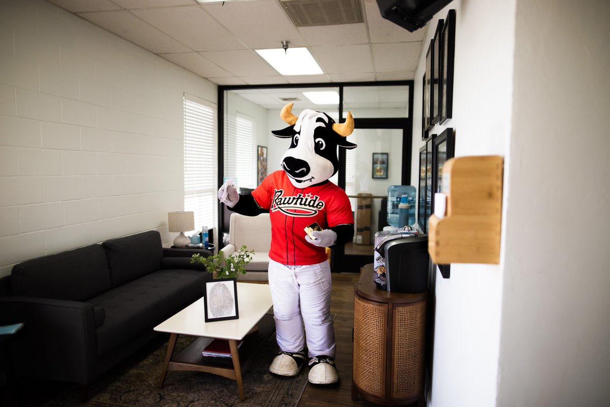 Spirit8891001's tweet photo. It was so much fun having Tipper in the office for Valentine's Day! 

@moore.faith.hope.love husband asked him to surprise her at work and it was a great surprise!

#fun #rawhidebaseball #baseball #love #Godisgood #Godisreal #visaliarawhide @visaliarawhide https://t.co/ywSyq95opq