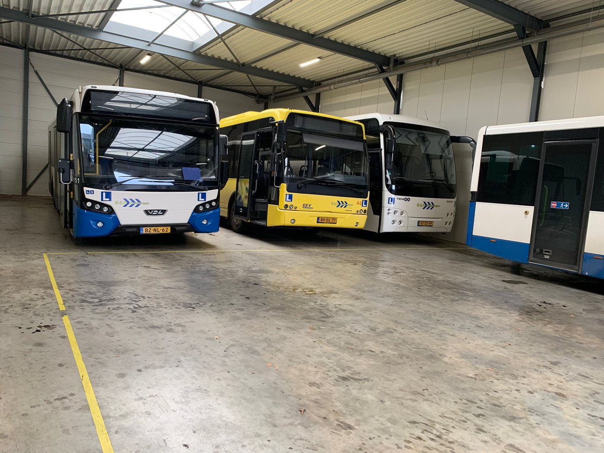 AminiMielad's tweet photo. Vandaag werd door het u-ov gratis buslessen gegeven voor mensen die daar interesse bij hebben en in bezit zijn van een rijbewijs B. Binnekort een verslag en interview hiervan! #nieuwegein #Nieuws #uov #ov #IN https://t.co/QyXoKJREDC