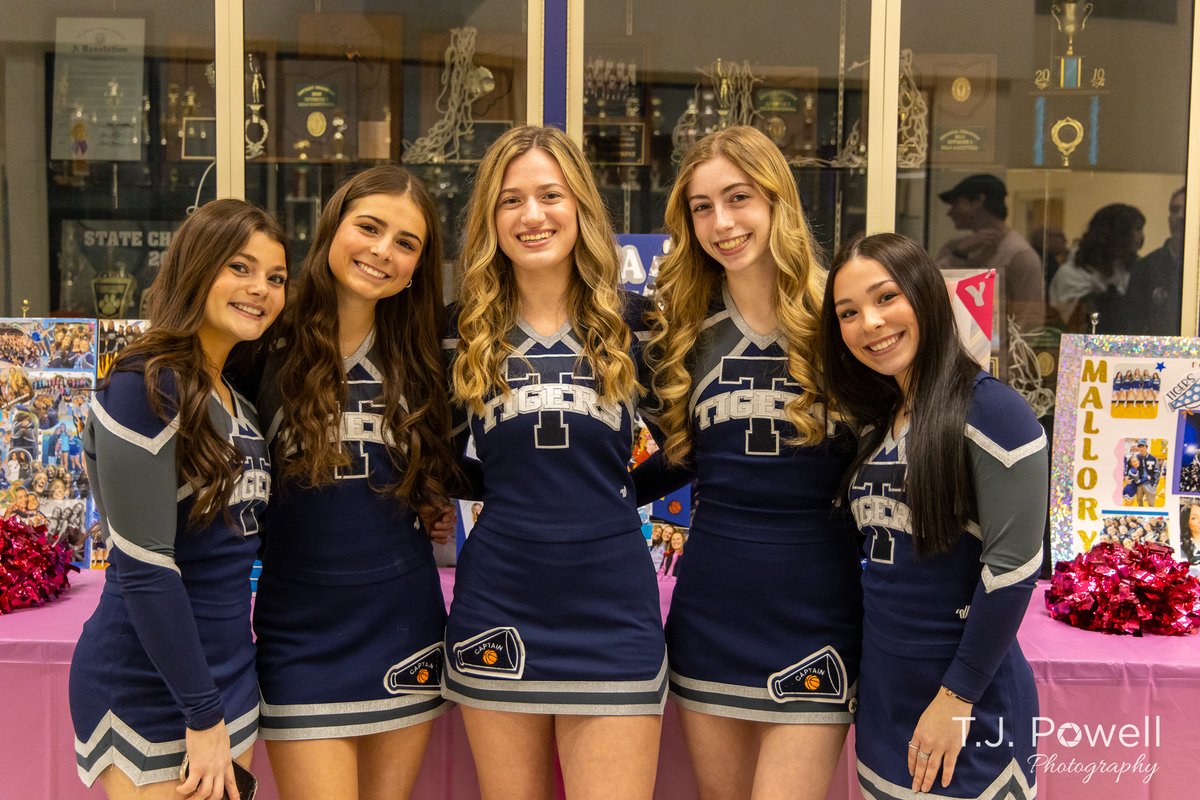 tjpowellnet's tweet photo. Last night was Senior Night for @CheerTwinsburg &amp; @TwinsburgBoys and you see all the photos at 

https://t.co/OGakiR8Utn

@SuburbanLgOH @twinsburgcsd @TwinsburgSupt @TwinsburgTigers @theTwinsburgHS https://t.co/7Tdf9EtuJK