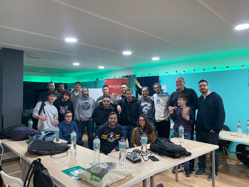 xauendevs's tweet image. ¡Gracias a todos por venir! 😁
Ayer disfrutamos del taller de flutter de @lafluttertulia, gracias a la colaboración de @Innovasur y @bravent . Gracias tambien a @4GatosCoworking por la atención durante la #pivoandcode.